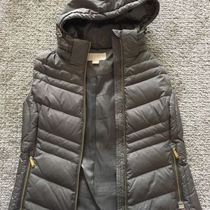 Women’s puffer vest size medium